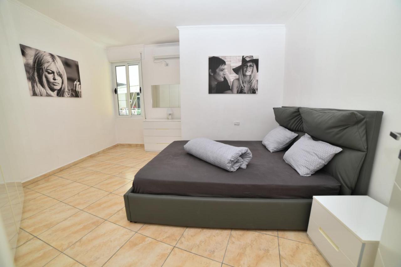 Beachfront Marilyn Apartment Durres