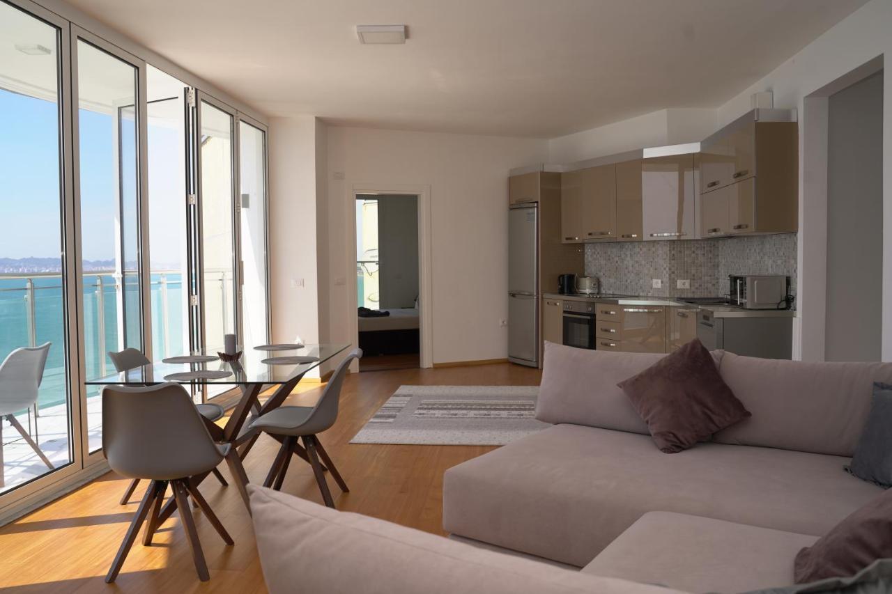 Beachfront Marilyn Апартаменти Дуррес