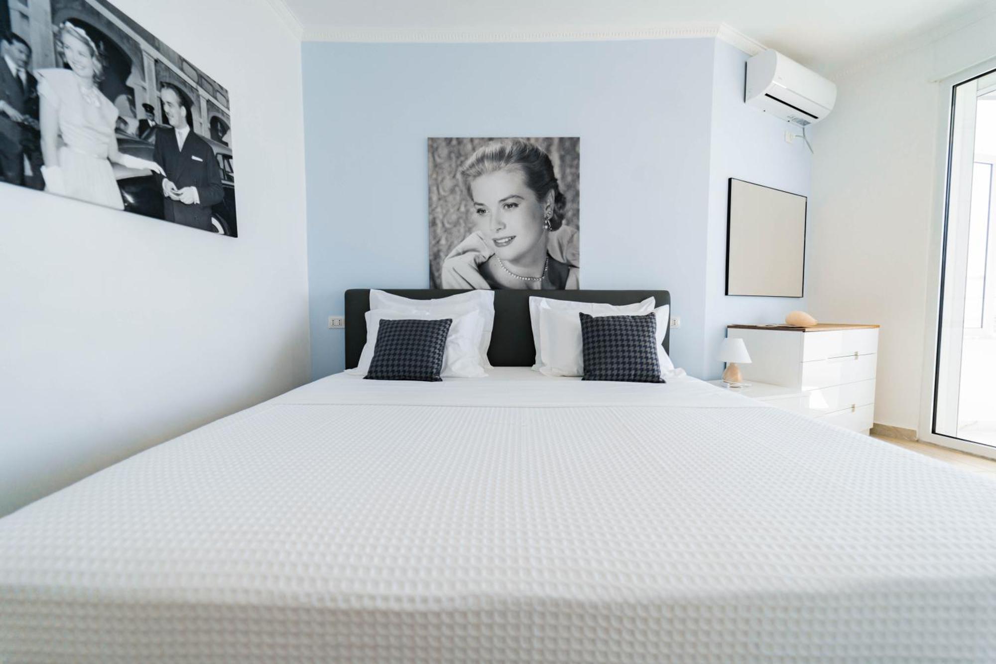 Beachfront Marilyn