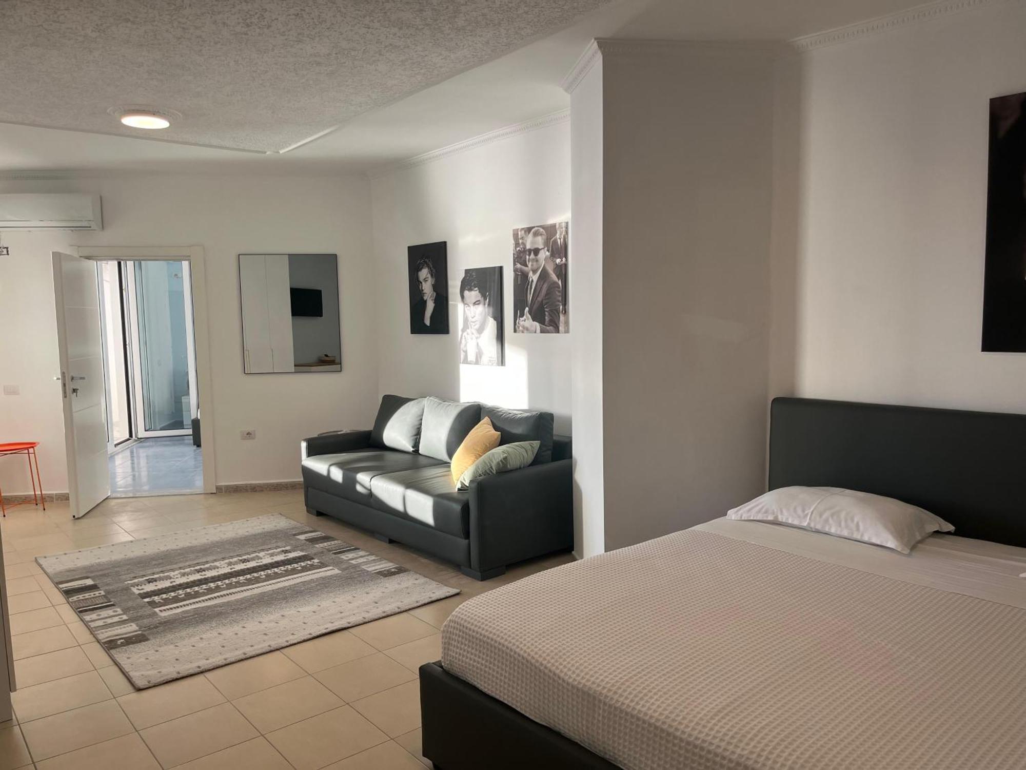 Beachfront Marilyn Апартаменти Дуррес