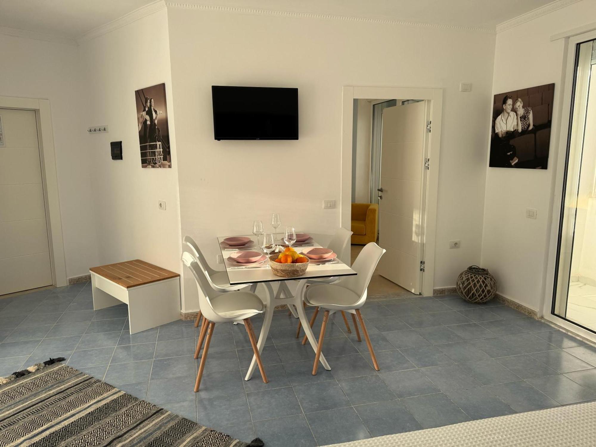 Beachfront Marilyn Apartment Durres